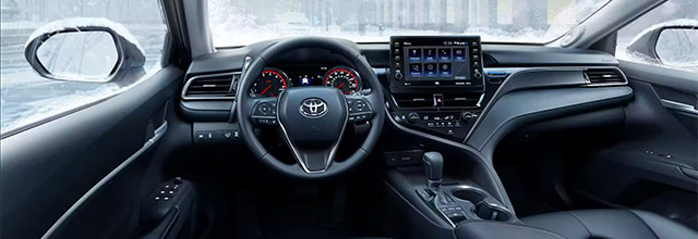 Interior del Toyota Camry 2024